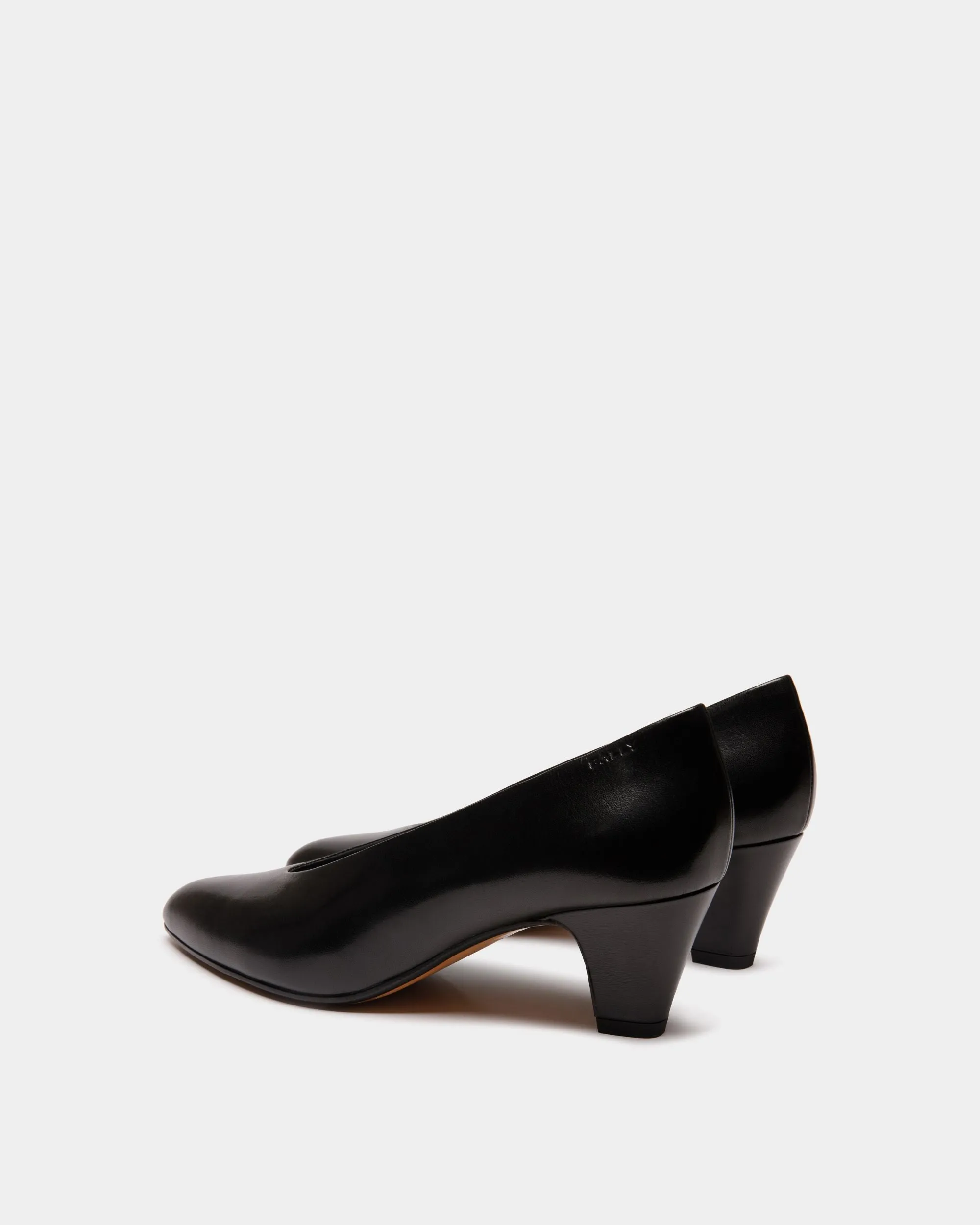 Alva Pump in Black Leather