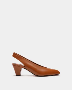 Alva Pump in Brown Leather