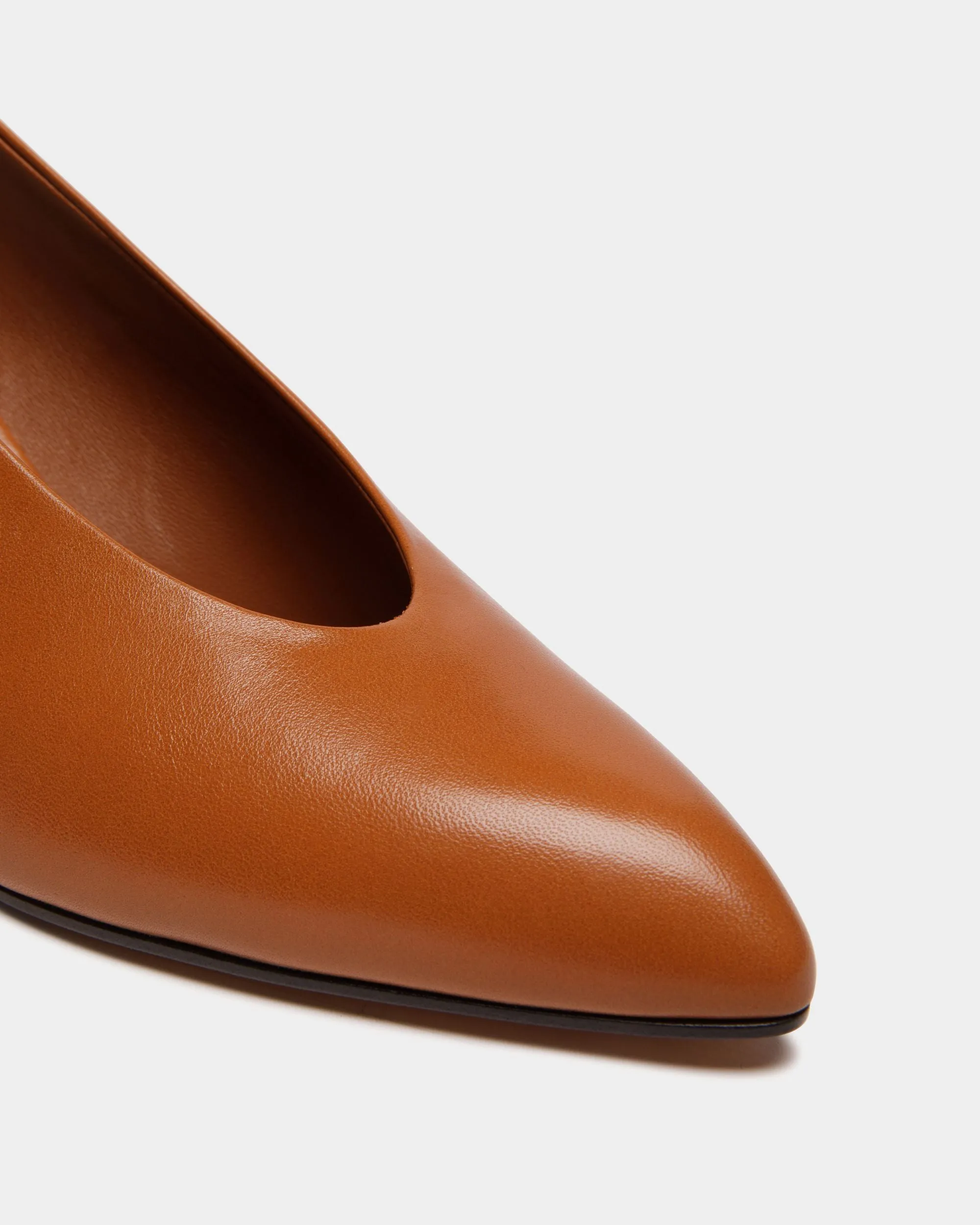 Alva Pump in Brown Leather