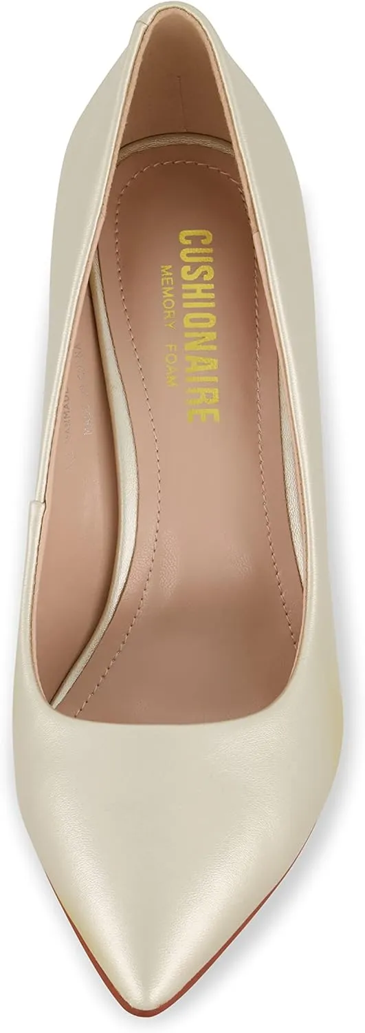 CUSHIONAIRE Women's Alta Dress Pump with  Comfort