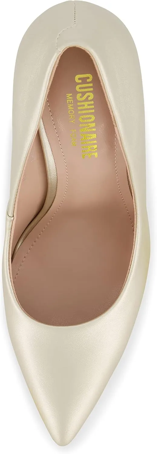 CUSHIONAIRE Women's Alta Dress Pump with  Comfort