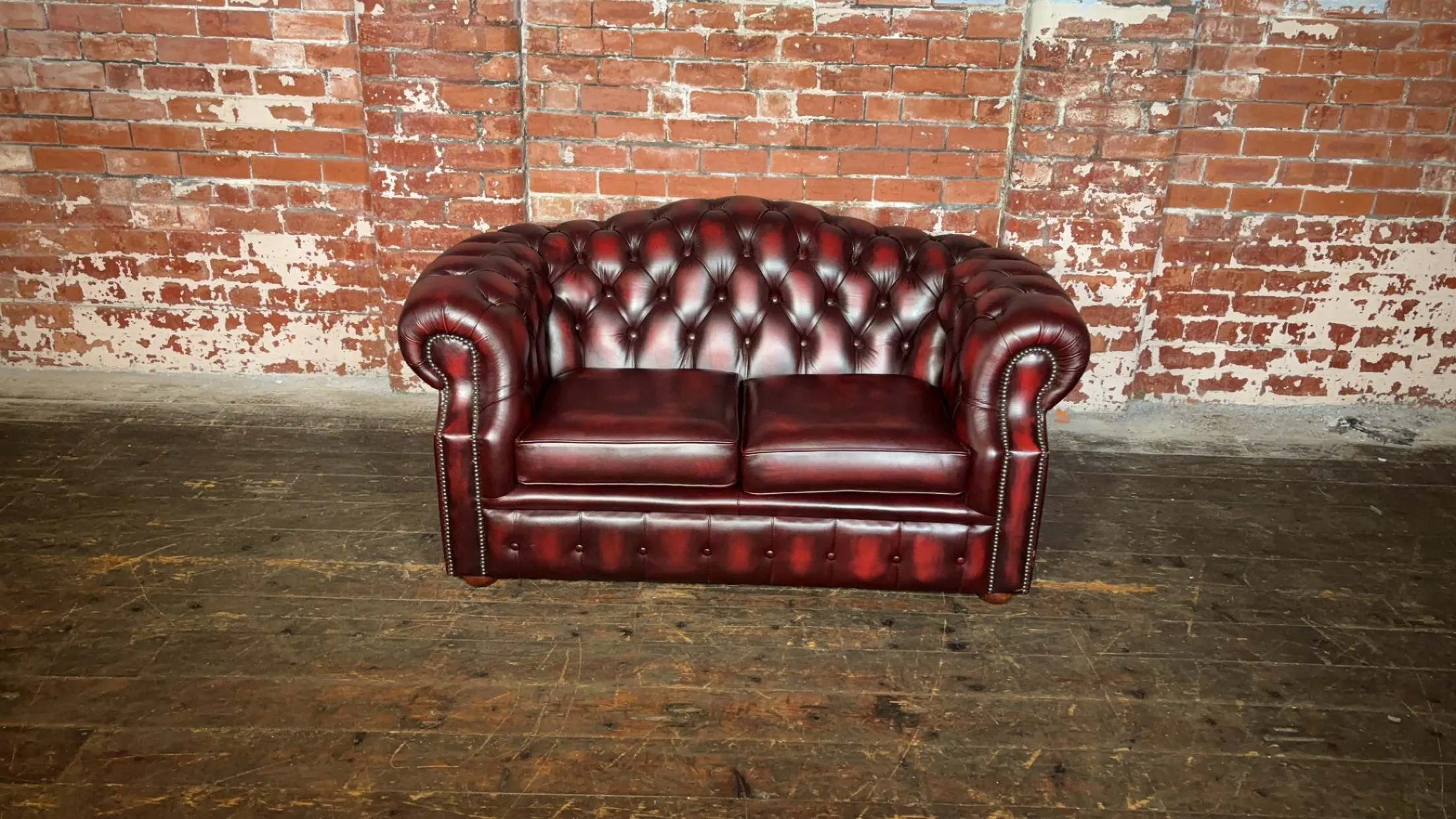 Ex-Display 2 seater Oxford Sofa in Antique Red Leather