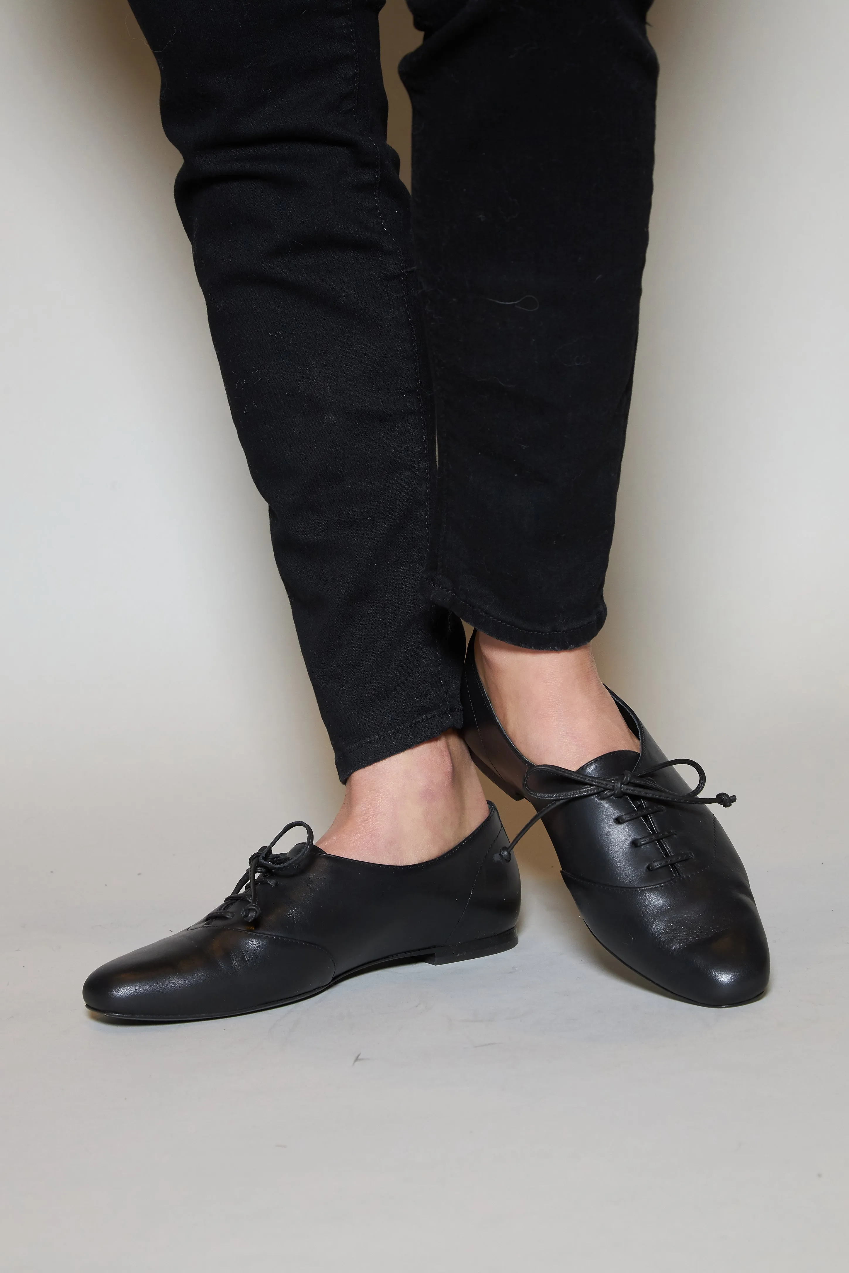 FLUID OXFORD in brown - Preorder