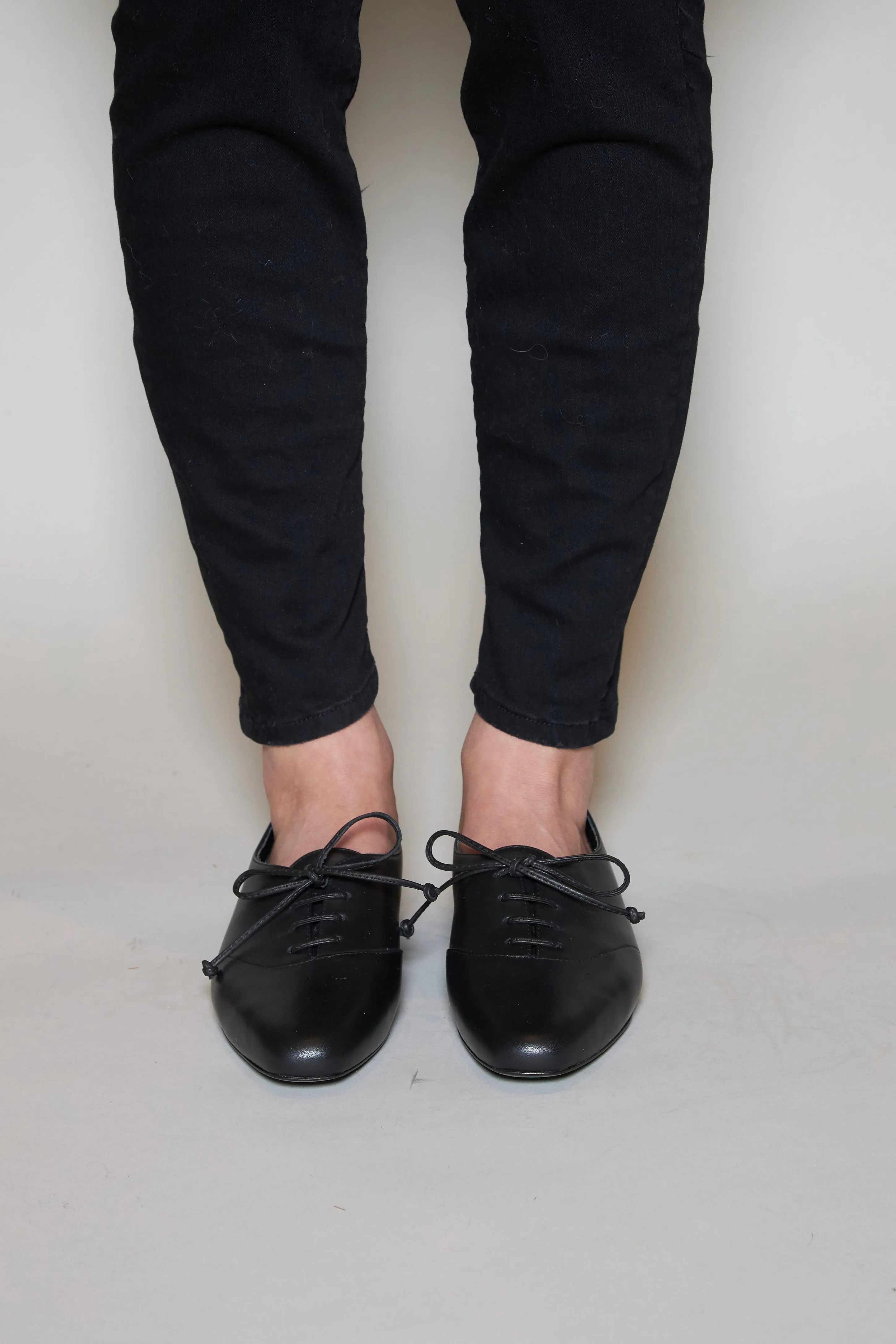 FLUID OXFORD in brown - Preorder
