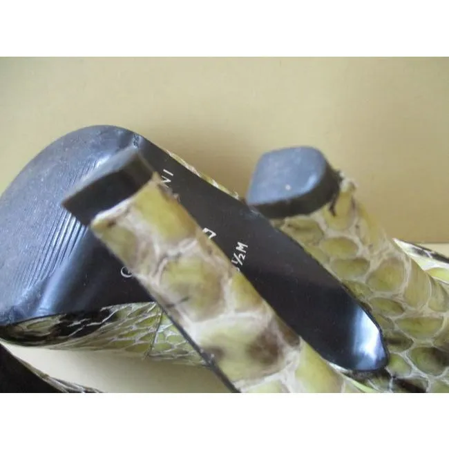 Gianni Bini Cream Taupe Patent Snake Skin Box Toe Pumps Size Us