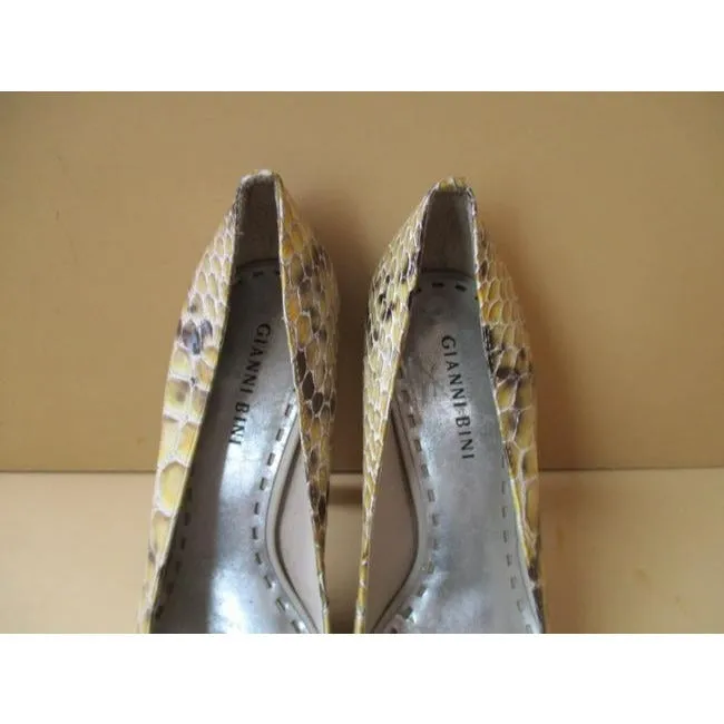 Gianni Bini Cream Taupe Patent Snake Skin Box Toe Pumps Size Us