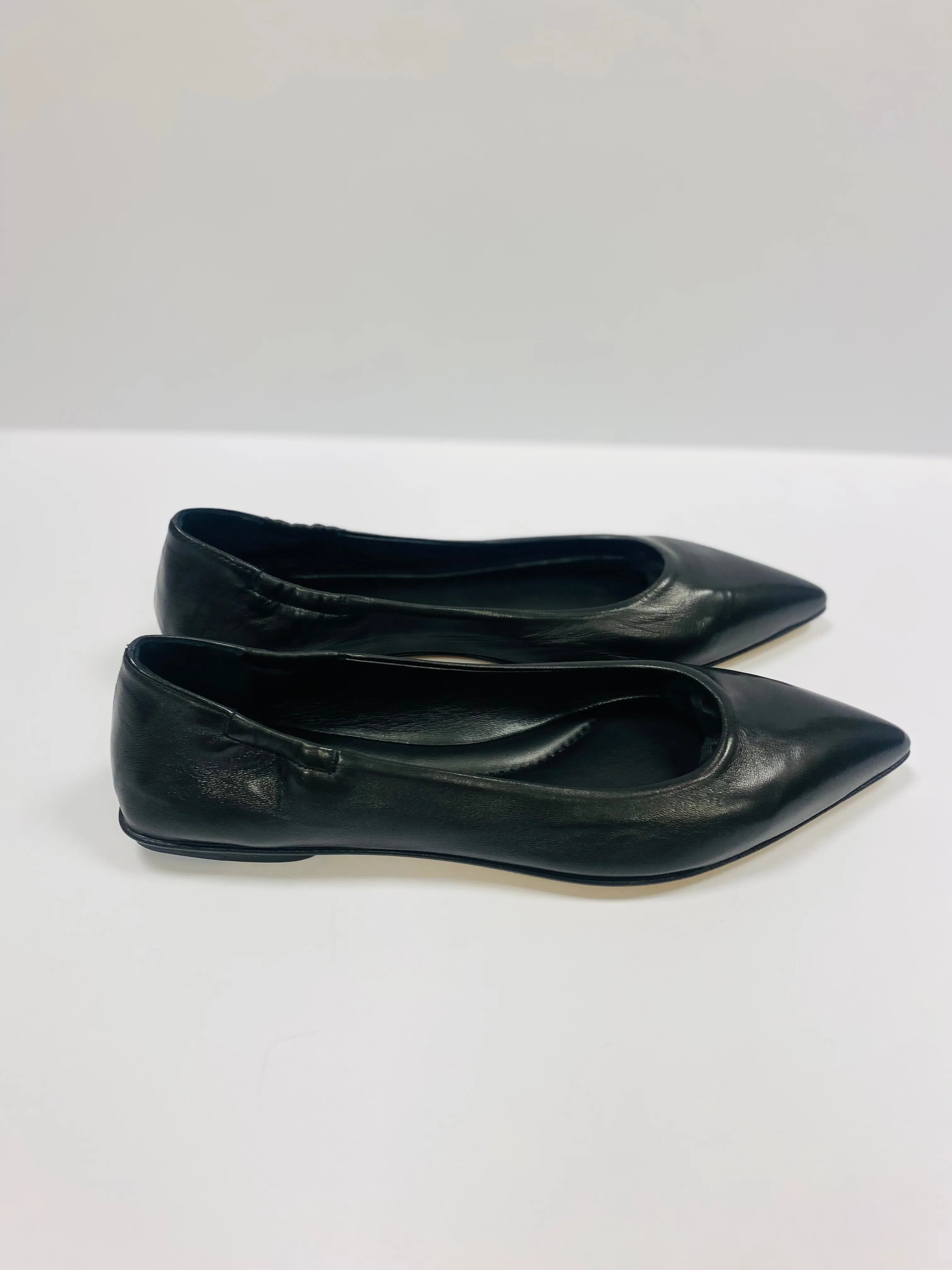 Glove Black Pump