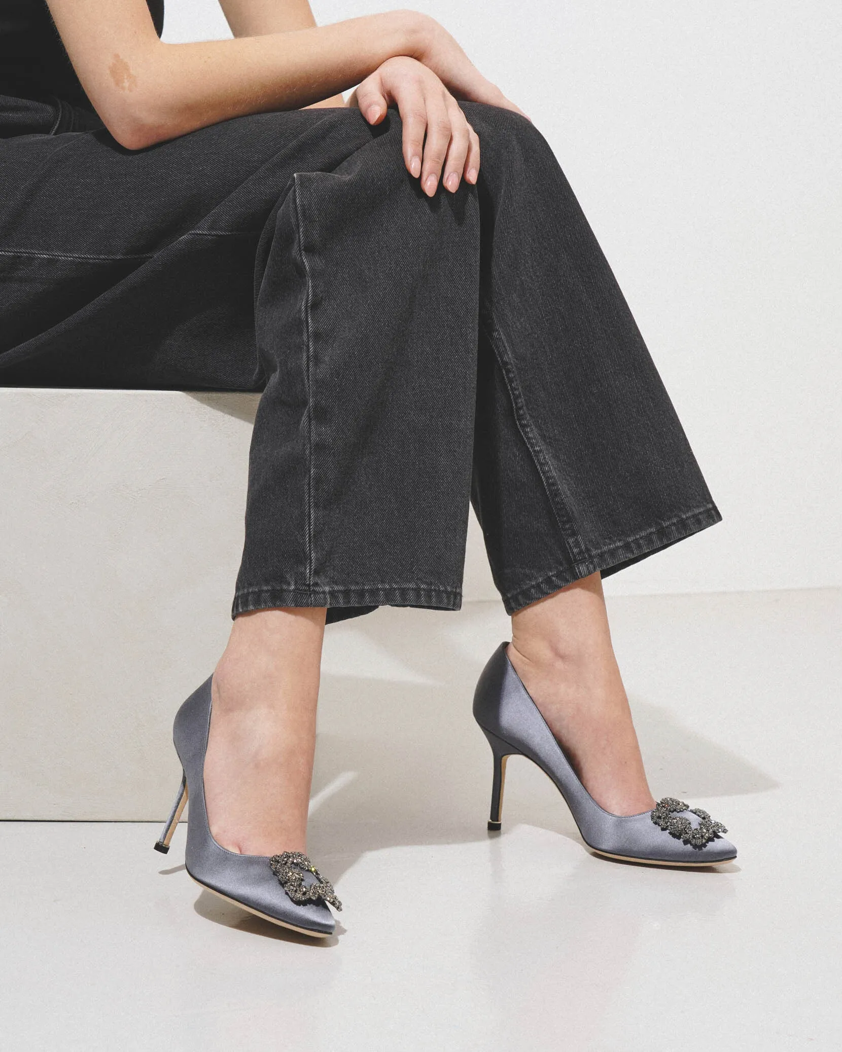 Hangisi 90 london grey satin pumps