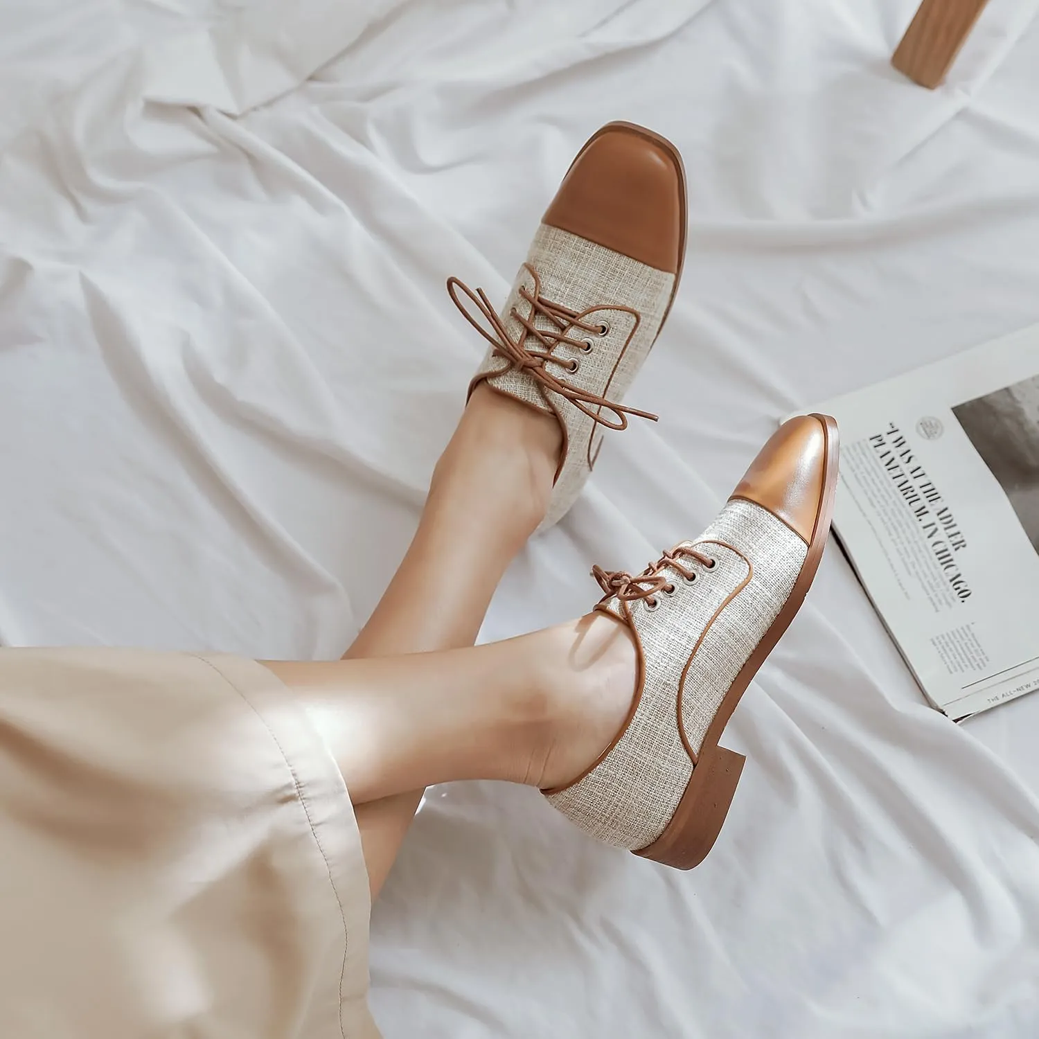 Lace-up Wingtips Oxford Shoes for Women Cutout Brogues Saddle Shoes