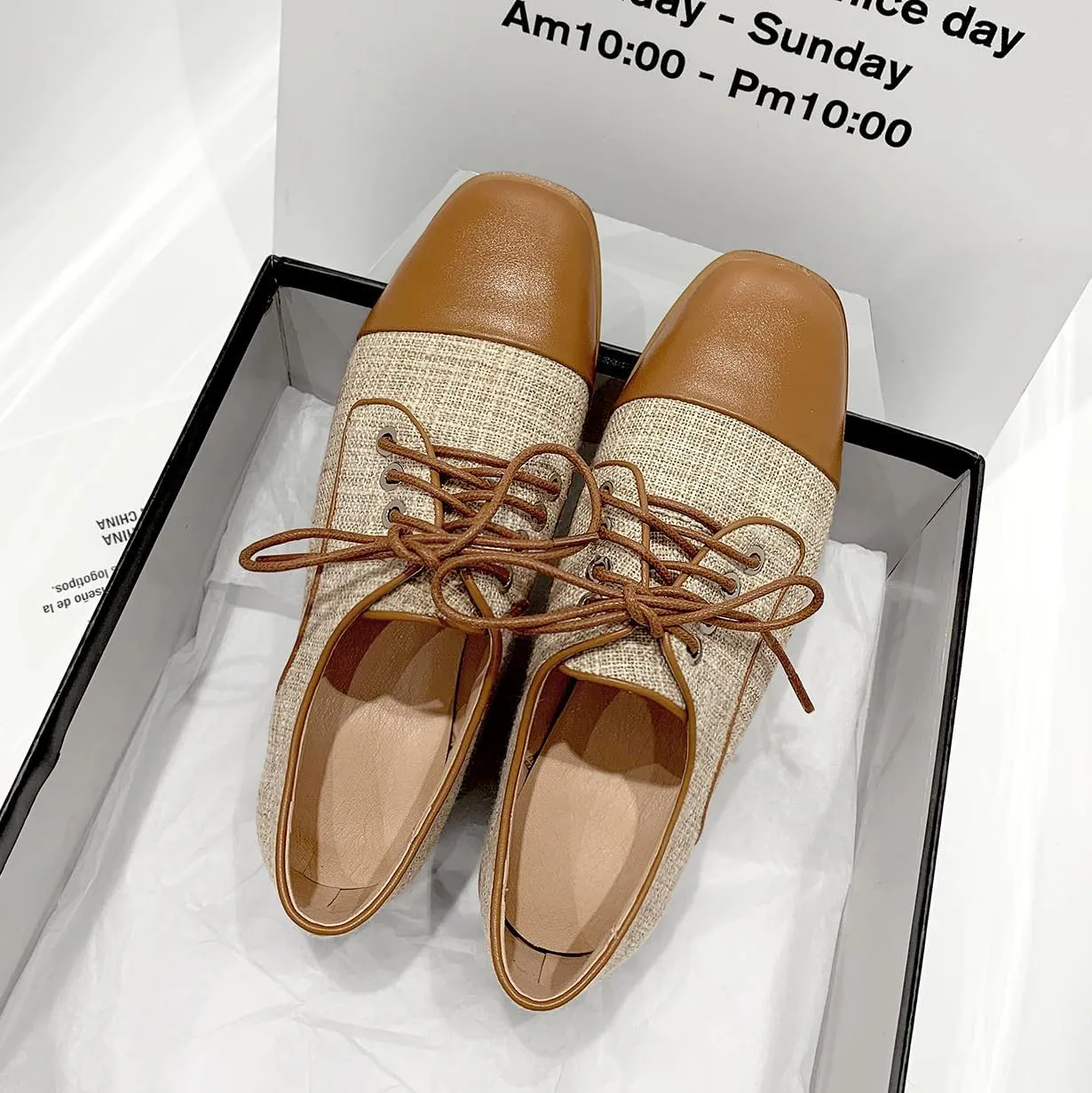 Lace-up Wingtips Oxford Shoes for Women Cutout Brogues Saddle Shoes