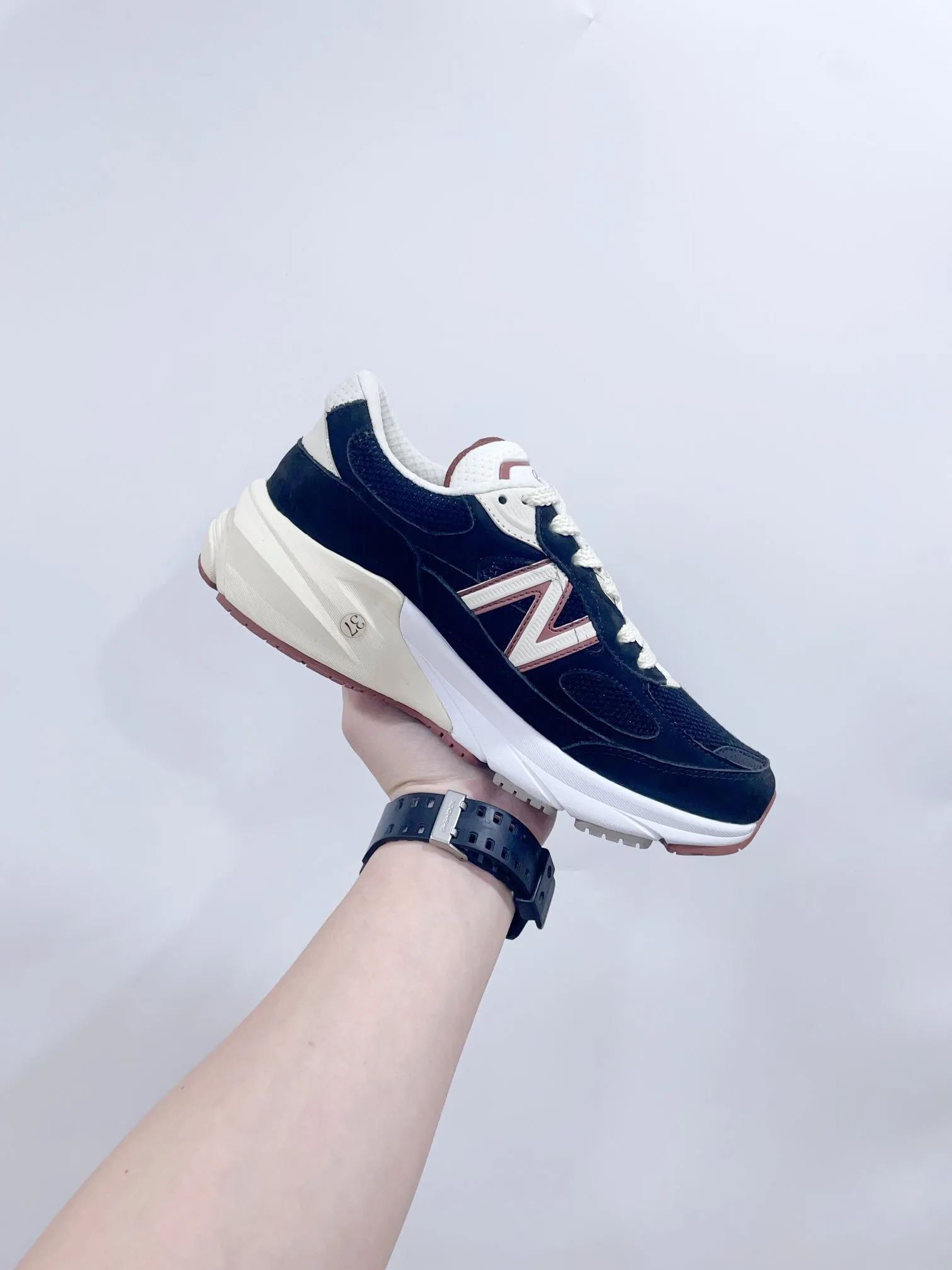 LP x NB 990v6 Sneaker 45mm dark blue suede calfskin and mesh fabric