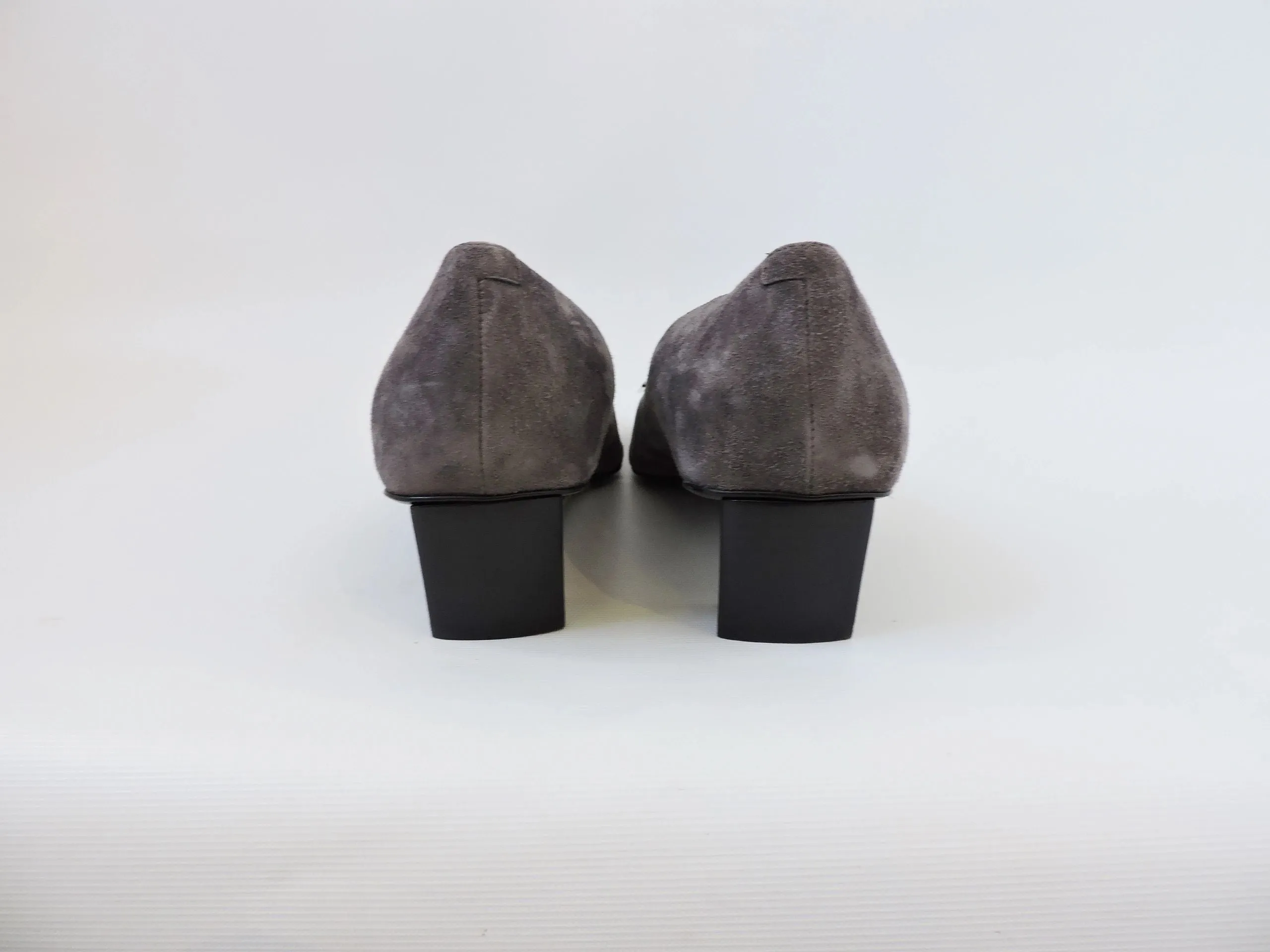NEW Roger Vivier Suede Buckle Pump Size 40 It (10 Us)