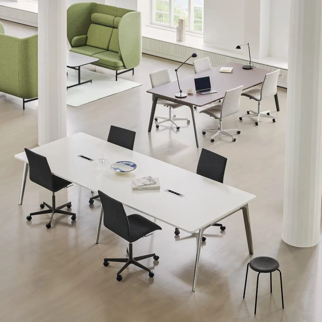 Oxford Low Back Chair - 5 Star Base w/ Casters - Height Adjustable