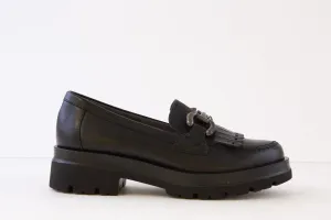 PITILLOS - 5364 LOW HEEL LOAFER WITH CHAIN DETAIL - BLACK LEATHER