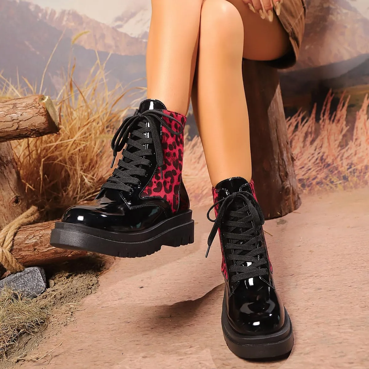 Women Round Toe Combat Ankle Boots Chunky Low Heel Leopard Printed Lace-up Combat Boots Fashion Short Booties