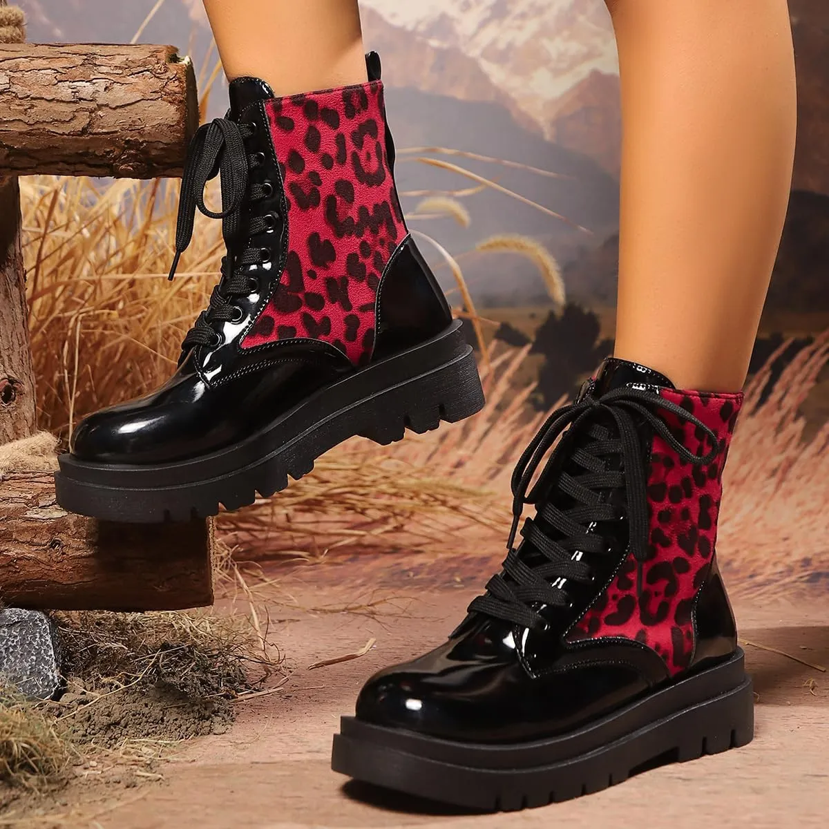 Women Round Toe Combat Ankle Boots Chunky Low Heel Leopard Printed Lace-up Combat Boots Fashion Short Booties