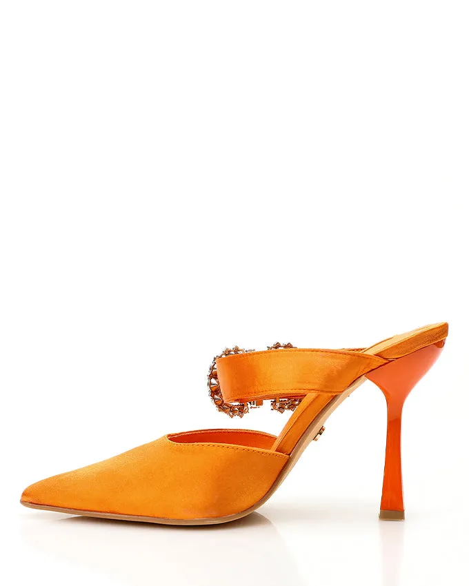 XKK-DJTT-026 Leather Strass Buckled Pump